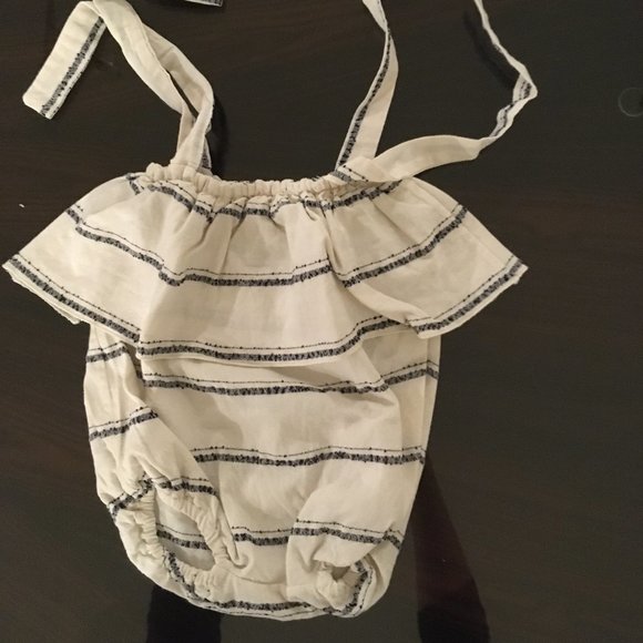 MESSAGE IN THE BOTTLE Popover Ruffle Romper - 1 Month - Picture 6 of 6